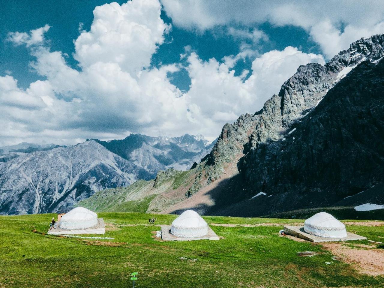 Yurta Base Camp, Shymbulak Mountain Resort Besqaynar المظهر الخارجي الصورة